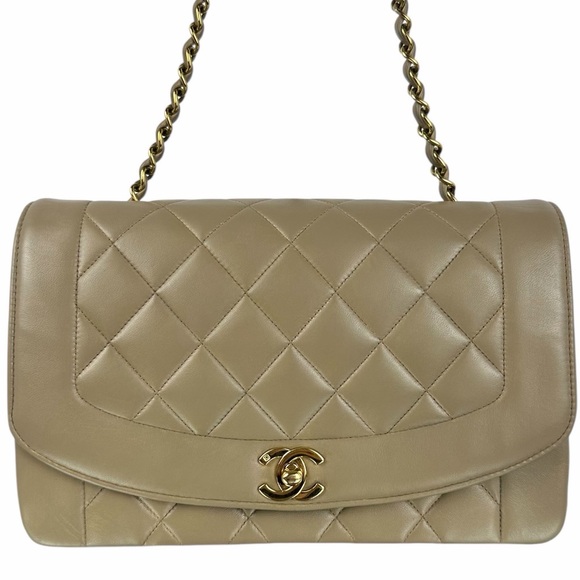 CHANEL Handbags - CHANEL DIANA FLAP BAG MEDIUM GHW